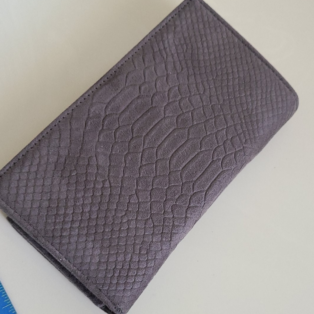 ⛔️SOLD⛔️ Urban Expressions Clutch - Picture 15 of 16